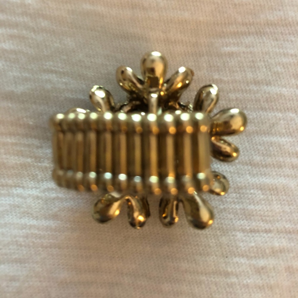 Ring - Picture 2 of 3